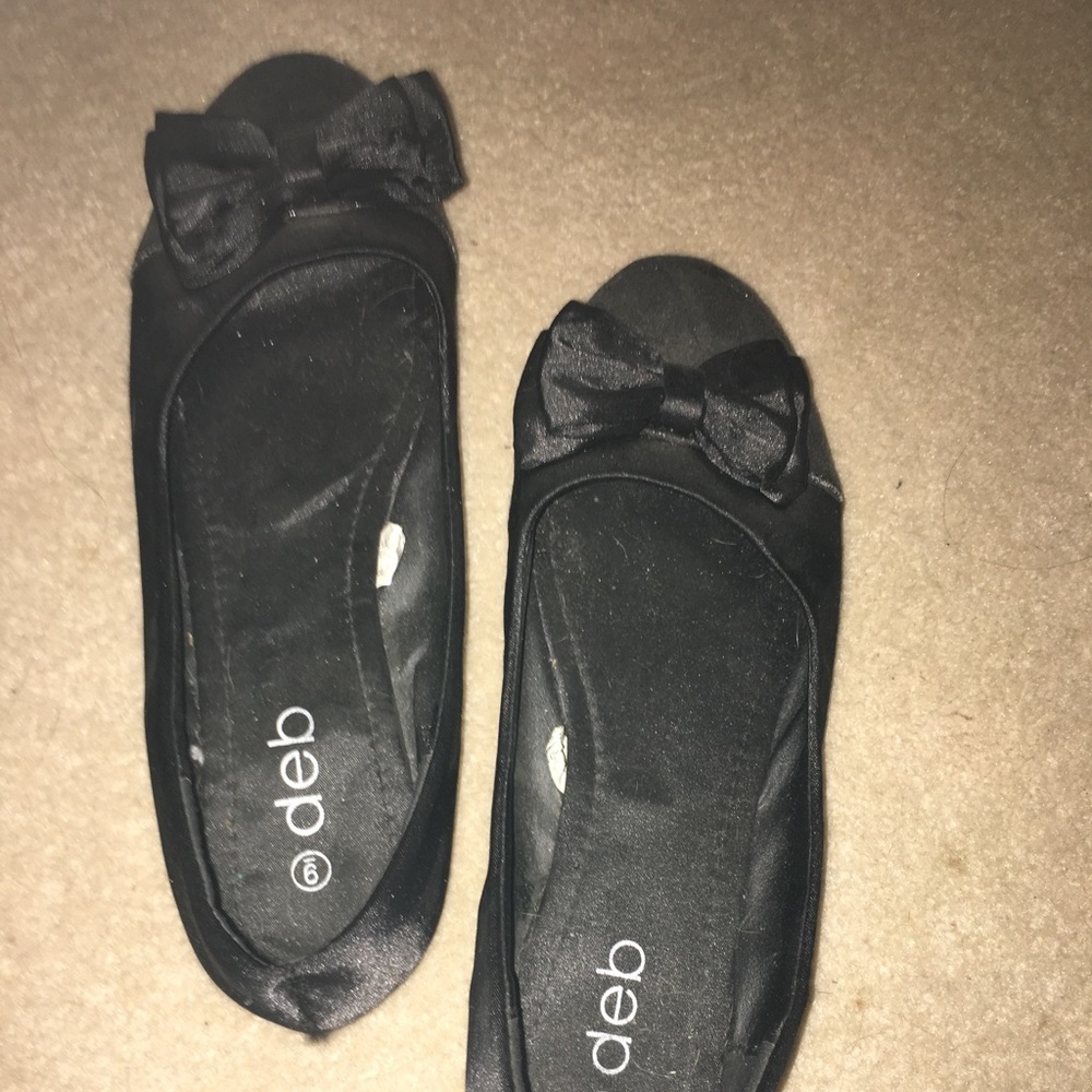 Size 9 toe bowed flats